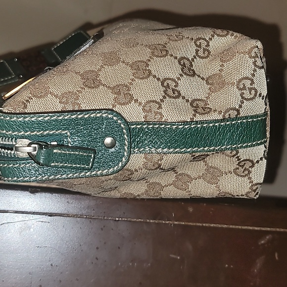 GUCCI HANDBAG W/ WALLET
